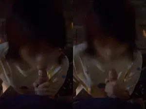Cởi quần bắt em gái kính cận mút cu