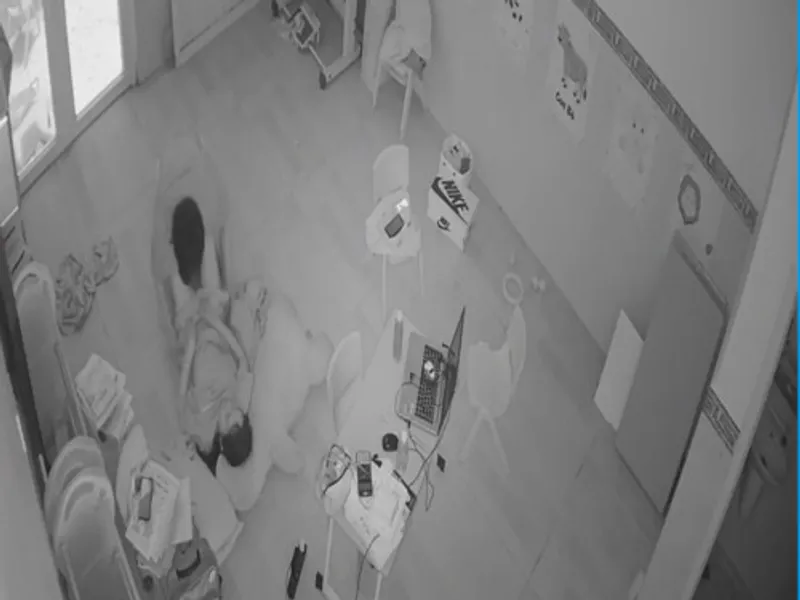 Lộ clip nắc cùng tình nhân tại phòng khách