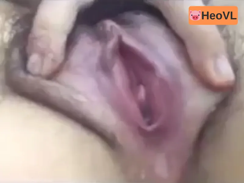 Nhân tình show cận cảnh bướm đang thở